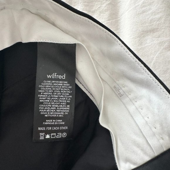 ARITZIA Wilfred The Effortless Short 5" High-waisted double-pleated shorts BLACK - Picture 5 of 7